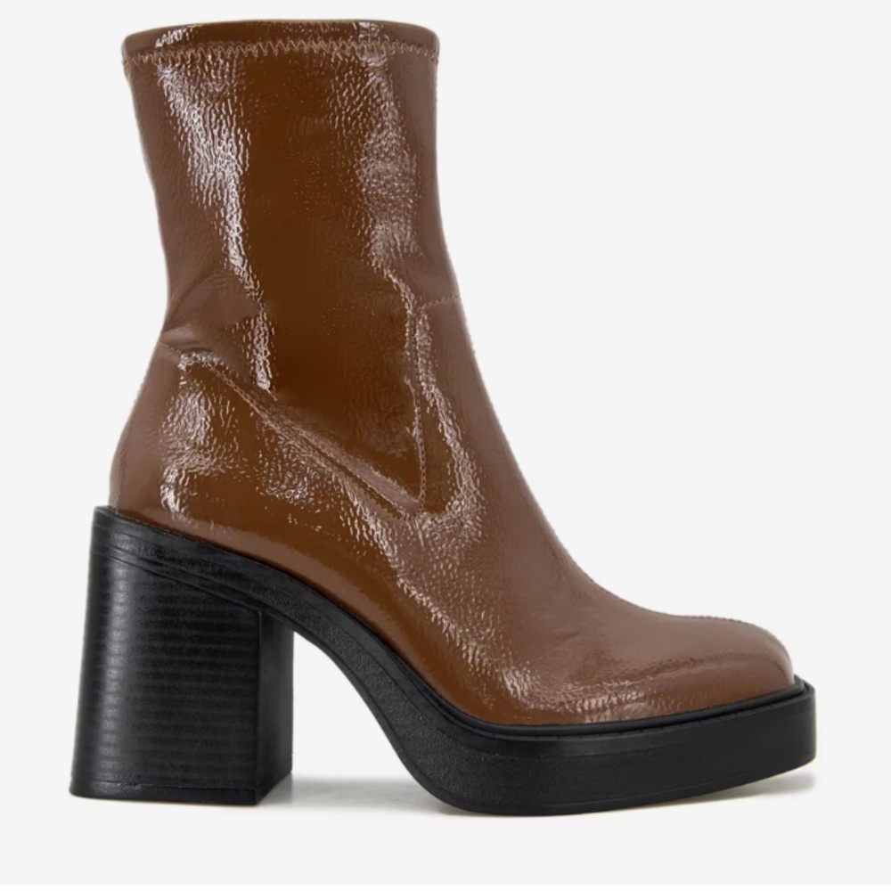 Kenneth Cole Platform Boots NIB size 6